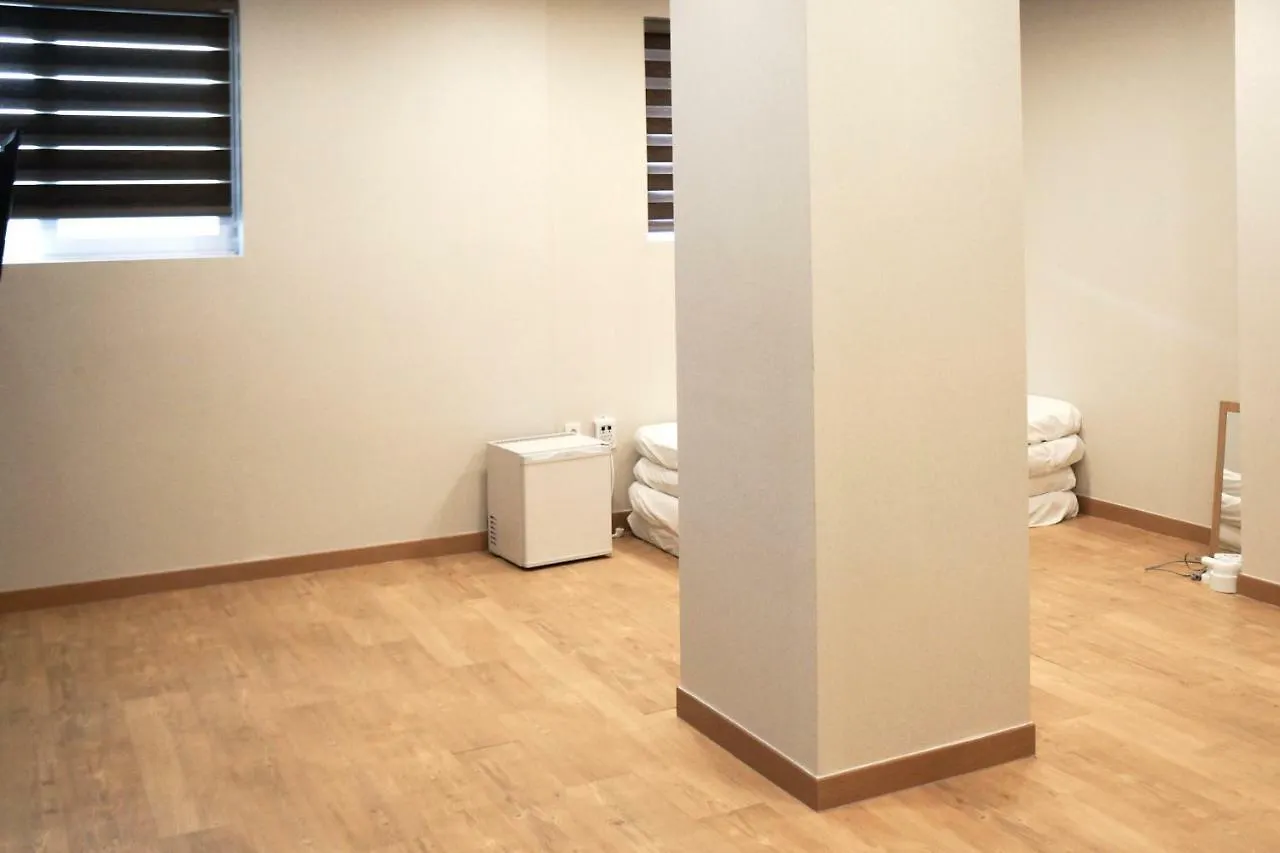 *** Pensionat Cioharu Guesthouse Gwanganri Busan Sydkorea